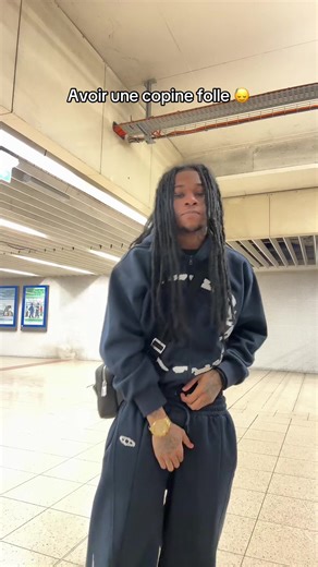 Vidéos de 𝐋𝟐𝐍’´🐝 (@l2n_yy) au sujet de copines