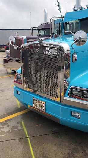 5.4K views · 373 reactions | #Freightliner #Freightshaker #FLD #LargeCar #10LugMafia #BigRig #Flatop #Chrome #Clean #Detroit #TruckersJamboree2022 #TruckShow #I80 #WorldsLargestTruckStop | Brandon Snodgrass | Facebook