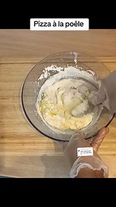 Pizza sans four #Pizza #pizzasansfour #recettefacile #recettemaison #pizzalapoêle | Marama Delices
