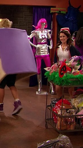 You know it's meant to be when you recognize each other's niche costumes 🤩 #AustinAndAlly #Throwback