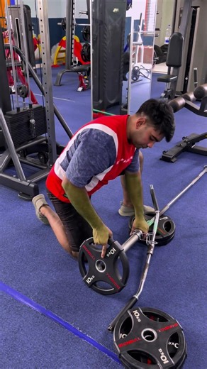 Perform This T-Bar Row for More Back Gains 💪