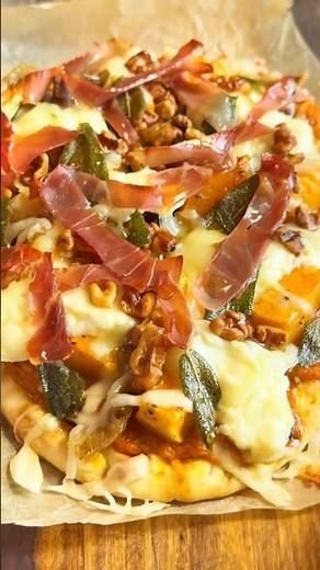 Welllll… it’s Thanksgiving Appetizer Season 🦃 | Pumpkin, Prosciutto & Hot Honey Flatbread