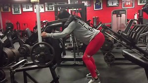 Christmas Day was Leg Day 󾭞🏼 Reverse Hack Squat with my rubber bands to keep my glutes engaged | Stephanie Mahoe Ifbb Pro