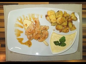 Κοτόπουλο με προβρασμένες σκορδάτες πατάτες φούρνου | Foodouki