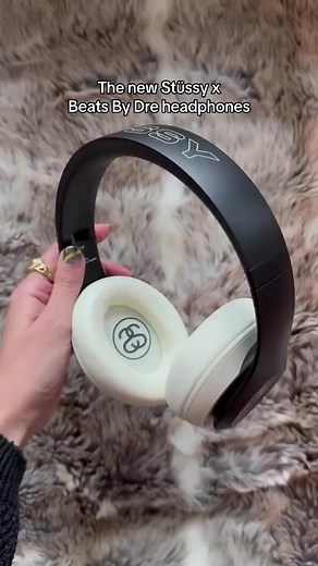 Stüssy x Beats new Studio Pros 🎧💧 (🎥: @HYPEBEAST) #stussy #stüssy #beats #beatsbydre #rap #hypebeast #hypetok #streetwear #streeystyle #streetwearfashion #beatsstudiopro #studiopro