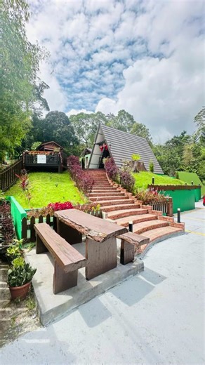 Escape to Rustcamps Glamping Resort nestled in the serene embrace of nature at Genting Highlands, where luxury meets the great outdoors! 🌿🏕️ Relax and unwind with our top-notch amenities: 🚗 Complimentary parking surrounded by lush greenery 🔥 Invigorating hot jacuzzi nestled amidst natural landscapes 🍳 Free breakfast for 2 per room sourced from local, organic ingredients 🍖 BBQ facilities available for rent & designated in scenic spots 🔥 Cozy campfire gatherings under the starlit sky 🎲 Boa