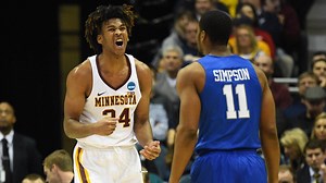 Minnesota's Eric Curry out for season with knee injury