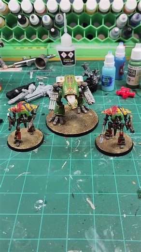 The Lichtenstein Titan Legion grows! my goal is to get a playable force fully painted by the end of this week. Let's see if I can pull it off :) #adeptustitanicus #legionimperialis #paint #boardgames #miniature #painting #miniaturepainting #warhammer #warhammer40000 #knight #titan #horusheresy