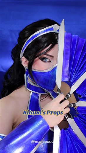 Βρείτε το link για τα online μαθήματα στο bio μου! 💙 Τα προϊόντα που χρησιμοποιήθηκαν για την δημιουργία των props, τα βρίσκετε στο @OtakuStore 🪭 #kitana #makeup #cosplay #howto #propmaking