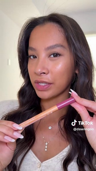 Clairo’s signature tour look tutorial with @ILIA Beauty ♥️ #makeuptutorial #easymakeup #simplemakeup #iliabeauty #iliapartner