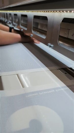 SignMaster on Instagram: "ASMR: Welding Banners For pricing visit www.signmaster.com #signs #signmaker #signmaking #banner #printmaking #printing"