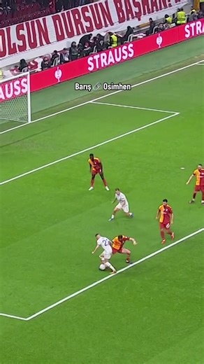 The strength & touch 😤🥵 #UEL #Galatasaray #Osimhen #Barış | Victor Osimhen