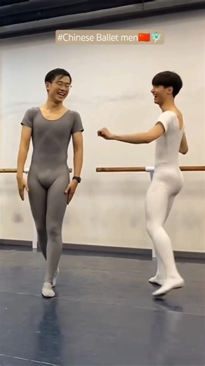 中国芭蕾舞男练习/Chinese male ballet dancer_practice/Danseur de ballet chinois/Bailarines de ballet chinos🇨🇳