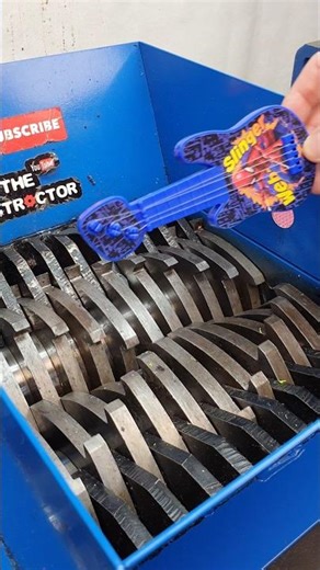 #crunchynoises #asmr #toys #shredding #crushingtime