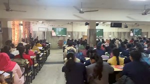 School students ki Babita mam ki class | ICS Coaching Centre