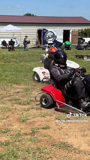 Exploring Lawn Mower Races: Pit Stops and Racing Action