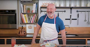 Crème chantilly : Philippe Etchebest partage une astuce géniale pour la monter facilement sans batteur !