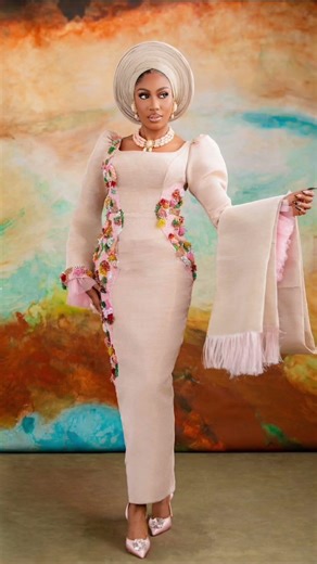 Cutest and most adorable bride of the day😍😍😍