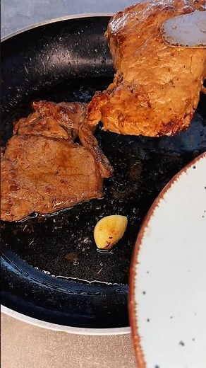 Perfect Steak in Minutes 🥩🔥 | Juicy, Tender & Easy Pan-Seared Recipe