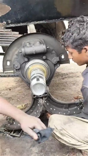 Grease inside the wheel and new brake leather fitting #automobile #brakefluid #braketest