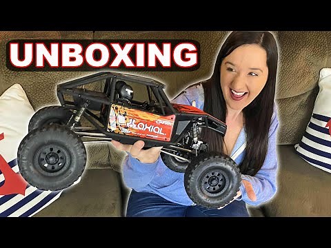 NEW Axial Capra 1.9 Unlimited Trail Buggy RTR Unboxing & First Impressions - TheRcSaylors