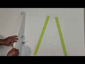 How to install the stand of the foam board
