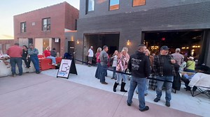 13K views · 183 reactions | Tour de video en la inauguración del nuevo Grindstone Cowboy, en Shelbyville, Tennessee, música en vivo comida bar y café! ￼ | Shelbyville En Español | Facebook