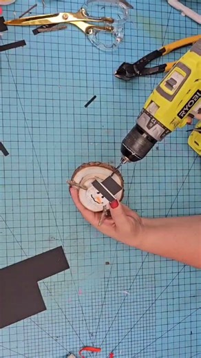 3.3K views · 66 reactions | I love this Dollar Tree Christmas Ornament Craft! Such an easy to make this Christmas season! What do you think? #dollartreeecrafts #christmasdecor #christmascrafts #Christmas2025 #christmasornaments | DIY Beauty On Purpose | Facebook