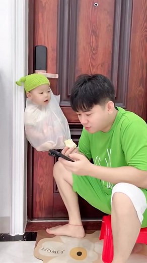 Humorous Home Entrance Video with Funny Moments