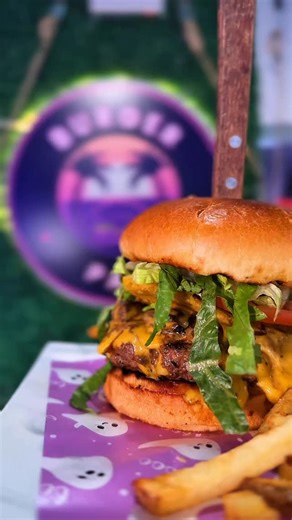 🍔 New Restaurant Alert! @burgerpapichicago just opened in Garfield Ridge and it’s already making waves. From melt I n your mouth lamb chops to award winning green pozole, poblano mac & cheese, agua chiles, and of course the stacked burgers! Don’t miss the Al Pastor Lamb Chops & Chilaquiles Burger #ChicagoEats #chicagofoodscene #chicagoburger #chicagofood | Yummy Chicago