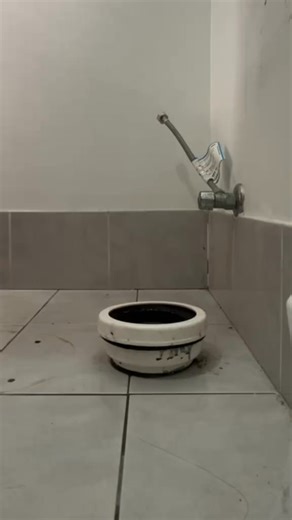 Pan collar rubber replacement No wax ring needed here #plumber #ser | Benzion Funk | Facebook