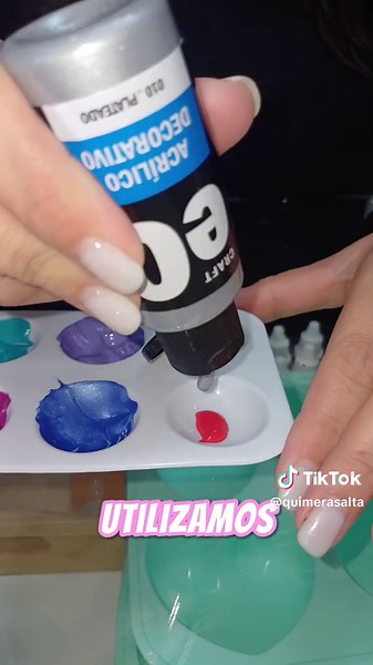 Mezcla de colores en acrílicos: plateado, turquesa, jacarandá y más