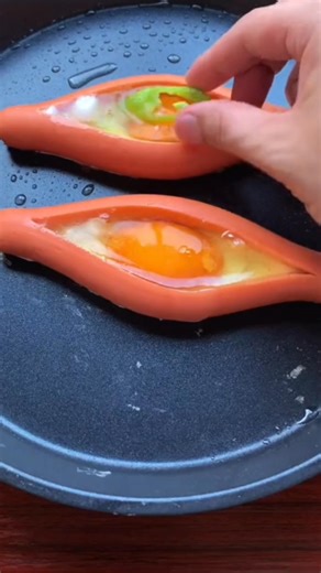 Haii..moms..,,Idea menu sahur simple dan menarik untuk anak²supaya anak bersemangat nak sahur #telursosej #menusimplemenarik #telursosejgoreng #resepimudah #homecooking Kuali non stick ceramic handle removable by Red chef https://s.shopee.com.my/8fNEH79SMt | Koleksi Resipi Masakan