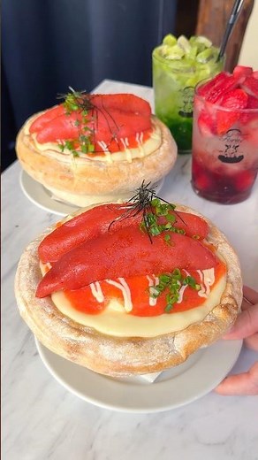 明太子を丸ごと2個のせた明太クリームパスタボウル🍝ピザ生地でできた器も食べられる！
