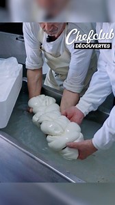 Traditional Burrata! Take a trip to Naples & learn the time-honored art of making burrata cheese 🧀👌 | Chefclub GruB