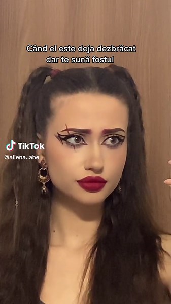 Alina Aliena: Exploring the Alien World of Alina