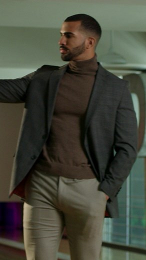 Some guys like getting all the attention. Our Premium Comfort Dress Pant will keep you comfortable when all eyes are on you. Visit www.haggar.com to shop our Premium Comfort Dress Pant. #haggarco #newreel #mensfashion | Haggar Clothing Co.