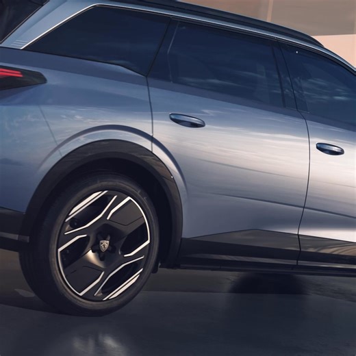 Seven seats, stylish looks, and up to 414 miles of range 﫨... what...