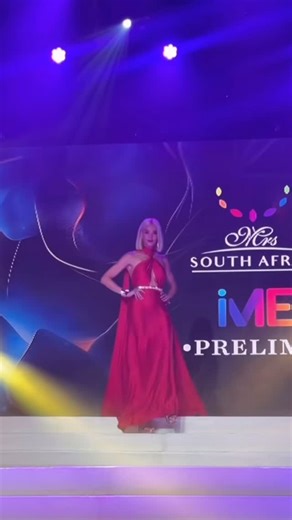 Stepping onto that stage in this red dream dress by Gerrit Pienaar made me feel like absolute magic. Every moment of that walk reminded me that no matter what happens, I have given this journey everything I have. Opportunities like this don’t come around often, to walk a stage this big, in a dress that makes you feel unstoppable, alongside incredible women who inspire you daily. It was truly special, and I’m grateful to the @mrs_south_africa platform for creating moments like this for all of us.