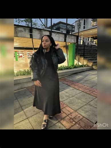 Sosibo, Thabethe, Mshingila, Gema, Ncobeni, Mthunzi wokuphumula abakhathele, wena owazukazuka umkhovu ngenduku mawushiya uthi ufile kantuhlezi! Amanyange mawafefeze iintsikelelo ebomini bakho. Mini emnandi kuwe Mhlekazi Hlwayela.