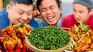 500K views · 16K reactions | Bull eyes, big and strong, really iron stomach【干饭兄弟】 牛眼睛也能吃？大壮这也太猛了吧，成功让鸭老板对他刮目相看 cow eyes丨TikTok Video|Eating Spicy Food and Funny Pranks丨Funny Mukbang #吃播 #美食 #搞笑 #干饭兄弟 #mukbang | 干饭兄弟 | Facebook