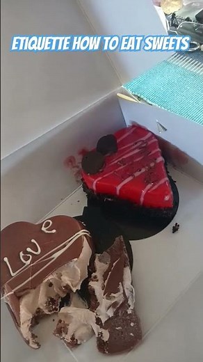 Etiquette – How to Eat Sweets Properly