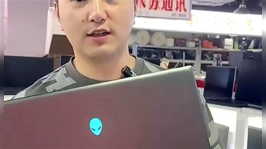 全新Alienware M16 R2游戏本，原来如此强大！轻薄机身搭配顶级性能，畅享沉浸式 gaming 体验，告别卡顿发热，学生党与职场人都能轻松驾驭。