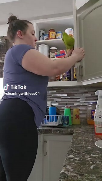 Heyy friend ! 🙋‍♀️🙋‍♀️ #clean #cleantok #cleaning #cleaningtiktok #cleaninghacks #cleanwithme #cleaningmotivation #cleaningtips #mom #momtok #mama #boymom #sahm #sahmlife