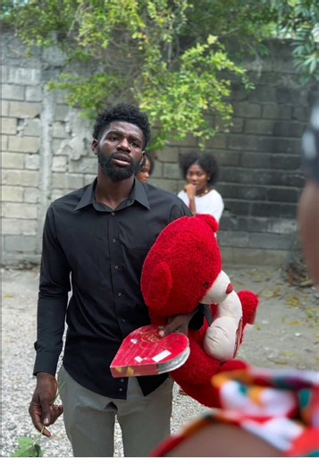 Happy Valentine’s Day 😭❤️‍🩹🧑🏽‍🦯‍➡️ #smartofficial #valantinesday #fypシ #Drama #viral @Actress_Namra❤️🎬 @Success Official @𝐙𝐎𝐗𝐎𝐌 𝐎𝐅𝐅𝐈𝐂𝐈𝐀𝐋 ✪ @Brice official ♋🎥 Bacup @mr_alexandre7 @🧸Namra💜🫂🥺