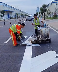 1M views · 1.3K reactions | The satisfying process of painting road signs! | Simple ideas | Facebook