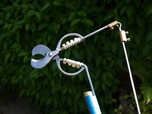 An Easy-to-Make Lightweight Tree and Plant Pruner