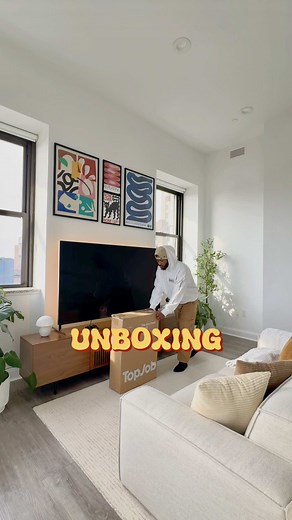 I found the perfect desk that allows me to work at home anywhere, anytime and it’s foldable! 😮‍💨 The @TopJob AnyDesk Fold is perfect for those who like to work from the comfort of any location in the home. #desksetup #workfromhome #unboxing #topjob #minimalsetups