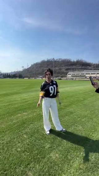 Chelsea Green kicked a field goal at the Pittsburgh Steelers' facility.