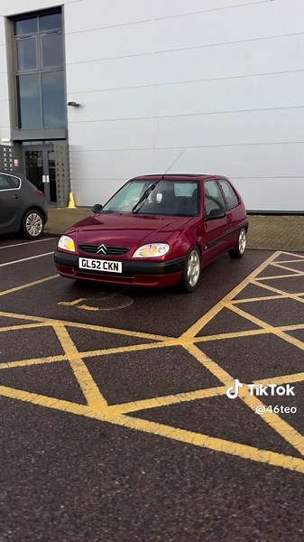 Owner is disabled for sure #saxo #carscene #2000s #retro #fyp